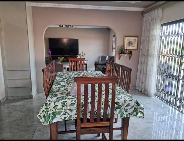 6 BEDROOM HOUSE FOR SALE IN WINCHESTER HILLS